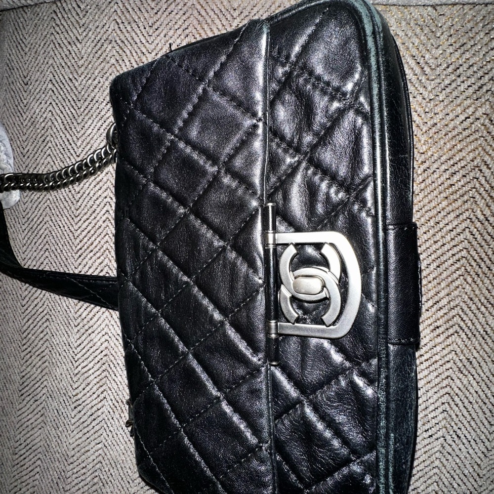 Authentic Rare 2008-2009 Black Chanel handbag with silver chain single strap